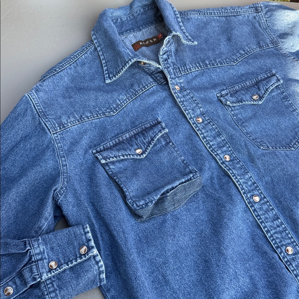 Roper Oversized Med chambray western denim pearl button up 100% cotton